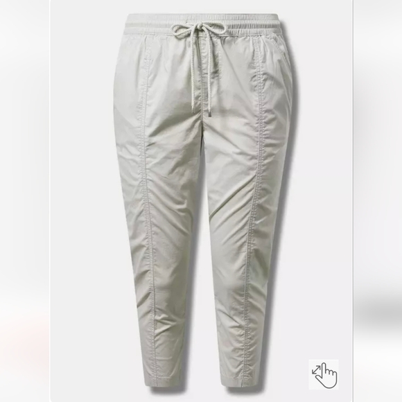 torrid Pants - NWT Torrid Crop Stretch Poplin Pant